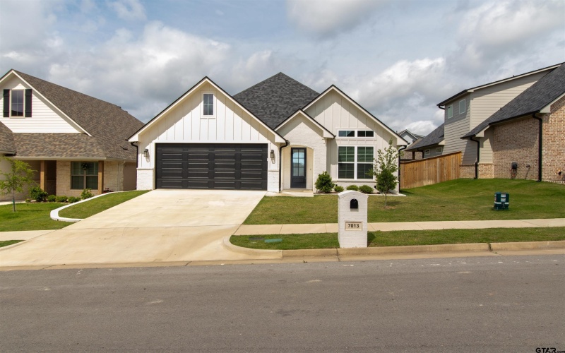 7013 Hillside, Tyler, TX 75707, 4 Bedrooms Bedrooms, ,2 BathroomsBathrooms,Residential,For Sale,7013 Hillside,25005836