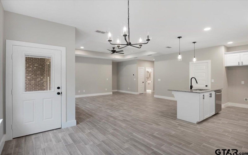 16226 Crossing Circle, Lindale, TX 75771, 4 Bedrooms Bedrooms, ,2 BathroomsBathrooms,Residential,For Sale,16226 Crossing Circle,25005995