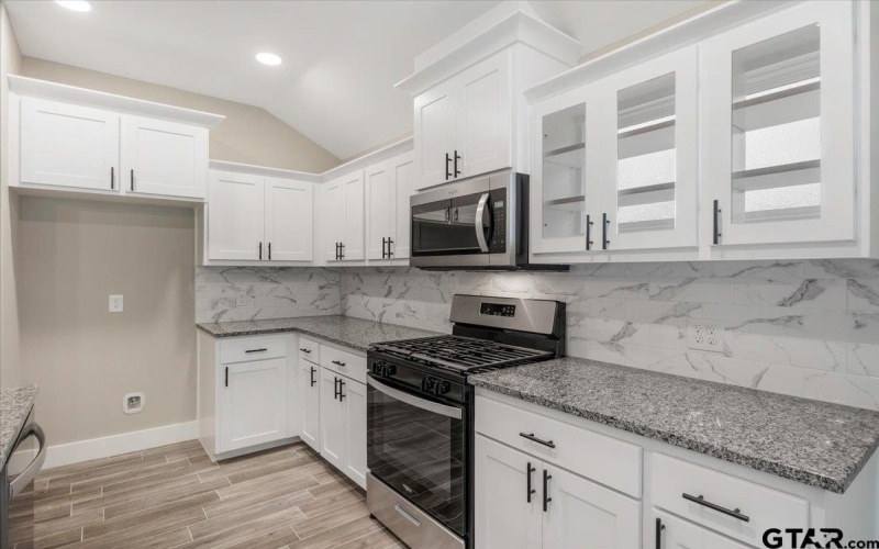 16226 Crossing Circle, Lindale, TX 75771, 4 Bedrooms Bedrooms, ,2 BathroomsBathrooms,Residential,For Sale,16226 Crossing Circle,25005995