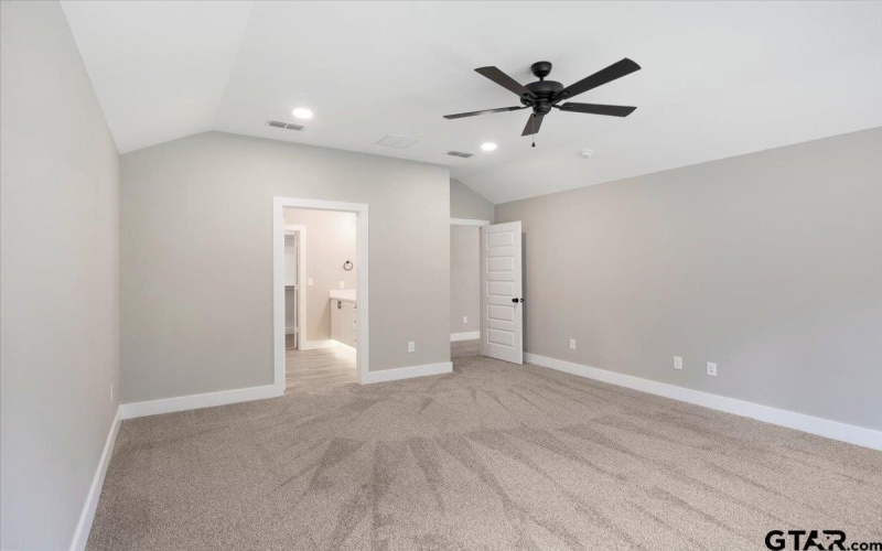 16226 Crossing Circle, Lindale, TX 75771, 4 Bedrooms Bedrooms, ,2 BathroomsBathrooms,Residential,For Sale,16226 Crossing Circle,25005995