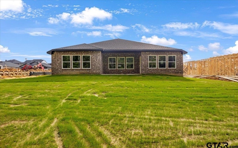 16226 Crossing Circle, Lindale, TX 75771, 4 Bedrooms Bedrooms, ,2 BathroomsBathrooms,Residential,For Sale,16226 Crossing Circle,25005995