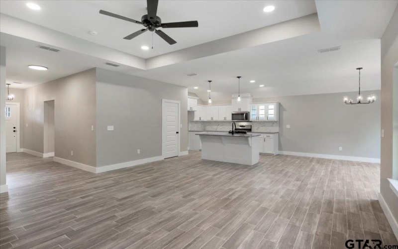 16226 Crossing Circle, Lindale, TX 75771, 4 Bedrooms Bedrooms, ,2 BathroomsBathrooms,Residential,For Sale,16226 Crossing Circle,25005995