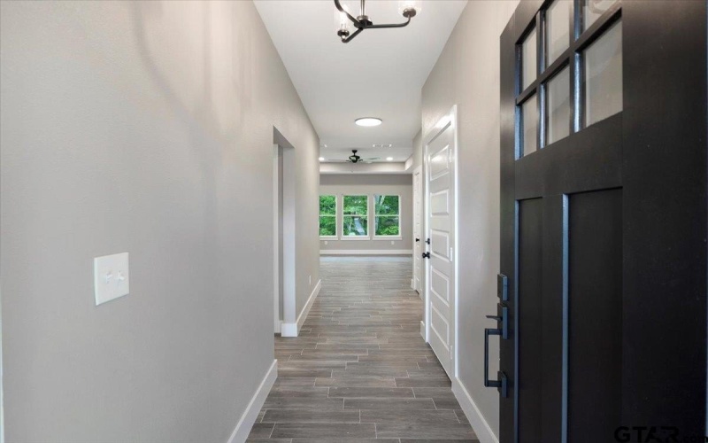 16226 Crossing Circle, Lindale, TX 75771, 4 Bedrooms Bedrooms, ,2 BathroomsBathrooms,Residential,For Sale,16226 Crossing Circle,25005995