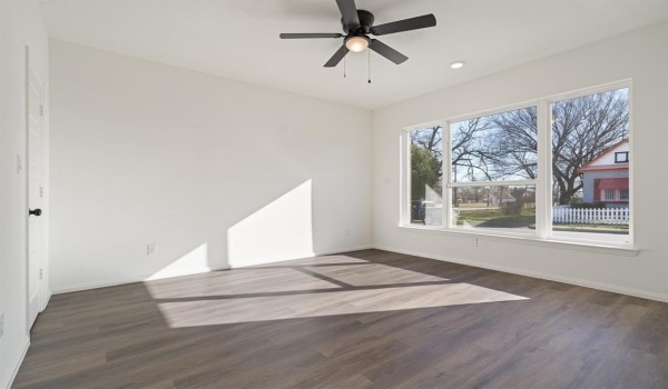 1404 Missouri Avenue, Fort Worth, TX 76104, 4 Bedrooms Bedrooms, ,3 BathroomsBathrooms,Residential,For Sale,1404 Missouri Avenue,20868744