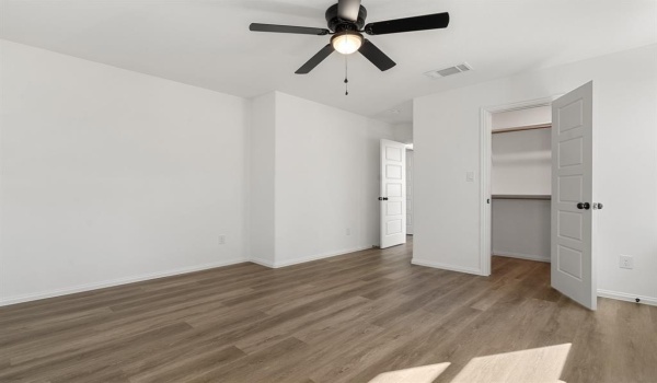 1404 Missouri Avenue, Fort Worth, TX 76104, 4 Bedrooms Bedrooms, ,3 BathroomsBathrooms,Residential,For Sale,1404 Missouri Avenue,20868744