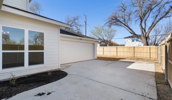 1404 Missouri Avenue, Fort Worth, TX 76104, 4 Bedrooms Bedrooms, ,3 BathroomsBathrooms,Residential,For Sale,1404 Missouri Avenue,20868744