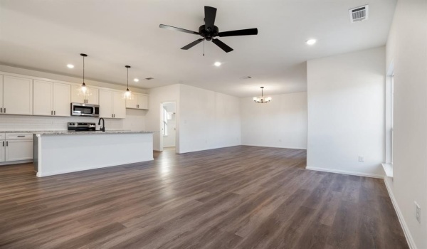 1404 Missouri Avenue, Fort Worth, TX 76104, 4 Bedrooms Bedrooms, ,3 BathroomsBathrooms,Residential,For Sale,1404 Missouri Avenue,20868744