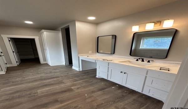 984 Mallard, Lindale, TX 75771, 4 Habitaciones Habitaciones , ,2 BañosBaños,Residential,En Venta,984 Mallard,25006356