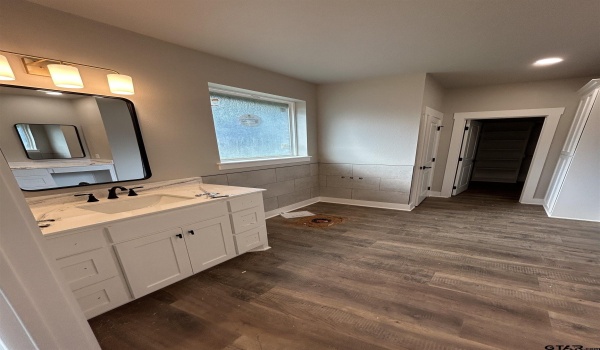 984 Mallard, Lindale, TX 75771, 4 Habitaciones Habitaciones , ,2 BañosBaños,Residential,En Venta,984 Mallard,25006356