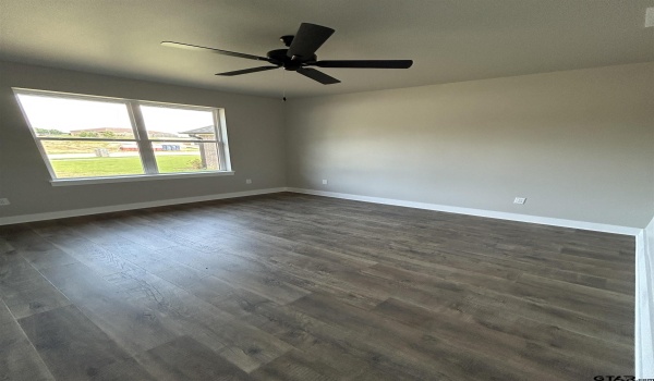 984 Mallard, Lindale, TX 75771, 4 Habitaciones Habitaciones , ,2 BañosBaños,Residential,En Venta,984 Mallard,25006356