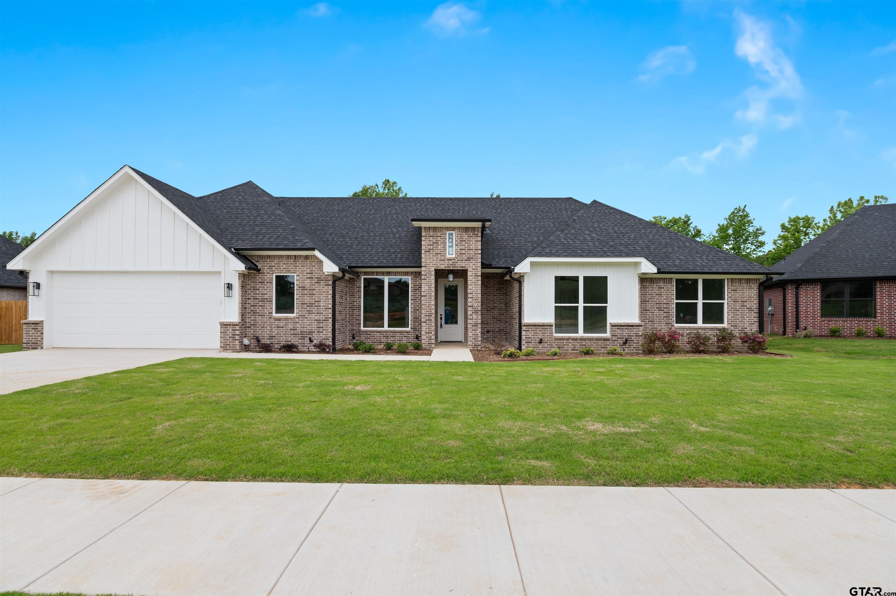 990 Mallard Dr, Lindale, TX 75771, 4 Habitaciones Habitaciones , ,2 BañosBaños,Residential,En Venta,990 Mallard Dr,25006357