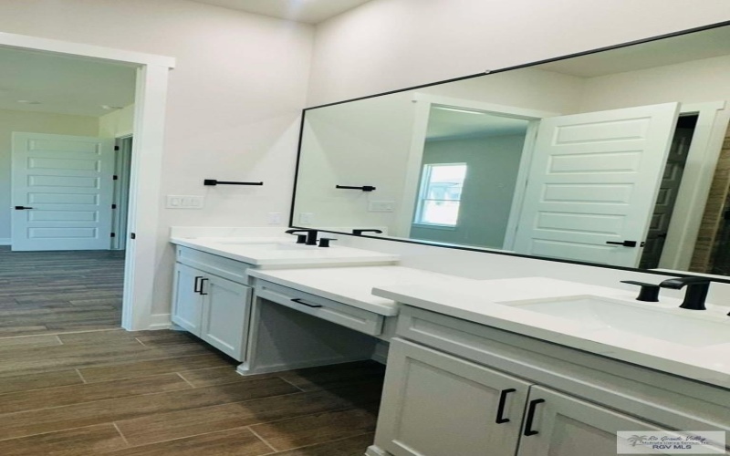 3601 MATTIE LN, HARLINGEN, TX 78550, 4 Habitaciones Habitaciones , ,2 BañosBaños,Residential,En Venta,3601 MATTIE LN,29761970
