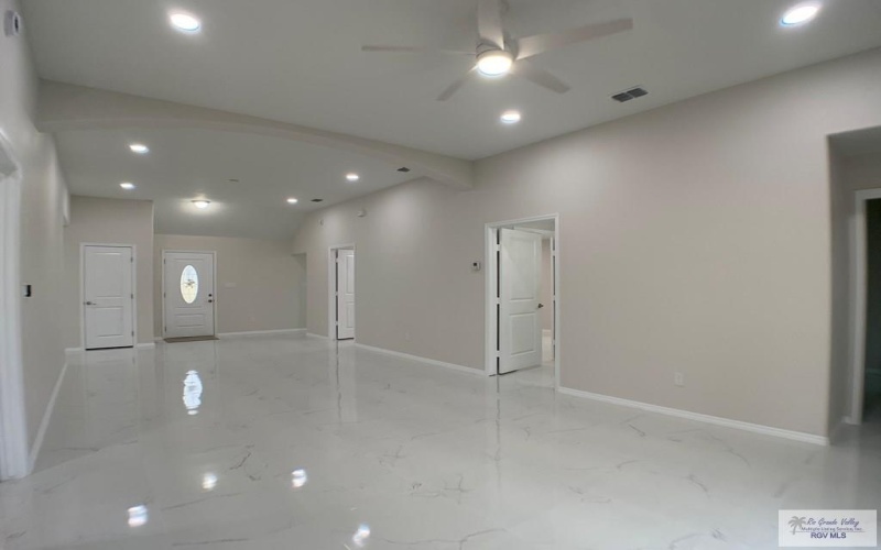 5 KANSAS RIVER DR, BROWNSVILLE, TX 78520, 3 Habitaciones Habitaciones , ,2 BañosBaños,Residential,En Venta,5 KANSAS RIVER DR,29761999