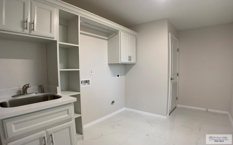 5 KANSAS RIVER DR, BROWNSVILLE, TX 78520, 3 Habitaciones Habitaciones , ,2 BañosBaños,Residential,En Venta,5 KANSAS RIVER DR,29761999