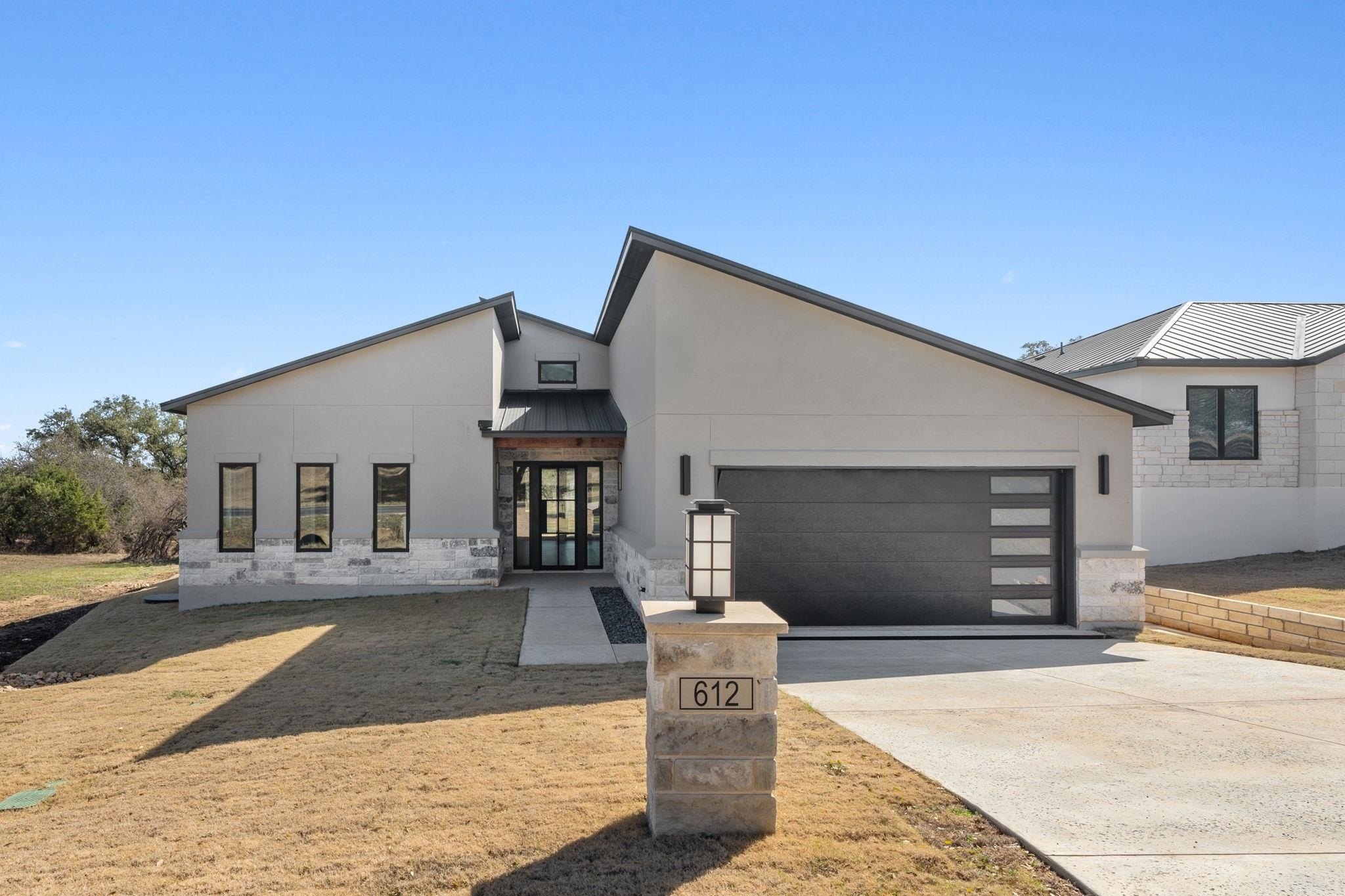 612 Broken Hills Drive, Horseshoe Bay, TX 78657, 4 Habitaciones Habitaciones , ,2 BañosBaños,Residential,En Venta,612 Broken Hills Drive,172549