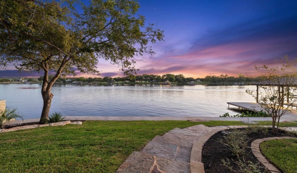 559 Crestwood Dr, Kingsland, TX 78639, 5 Habitaciones Habitaciones , ,6 BañosBaños,Residential,En Venta,559 Crestwood Dr,172589