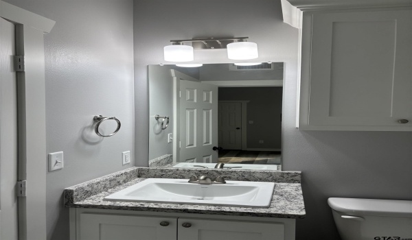 11571 19th unit 102, Tyler, TX 75708, 1 Bedroom Bedrooms, ,1 BathroomBathrooms,Residential,For Sale,11571 19th unit 102,25006911