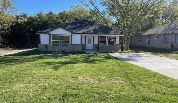 1811 Morgan Street, Greenville, TX 75401, 3 Bedrooms Bedrooms, ,2 BathroomsBathrooms,Residential,For Sale,1811 Morgan Street,20866648
