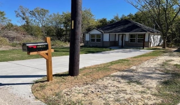 1811 Morgan Street, Greenville, TX 75401, 3 Bedrooms Bedrooms, ,2 BathroomsBathrooms,Residential,For Sale,1811 Morgan Street,20866648