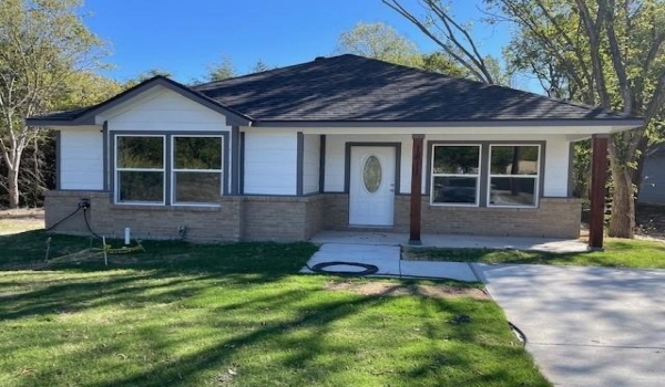 1811 Morgan Street, Greenville, TX 75401, 3 Bedrooms Bedrooms, ,2 BathroomsBathrooms,Residential,For Sale,1811 Morgan Street,20866648