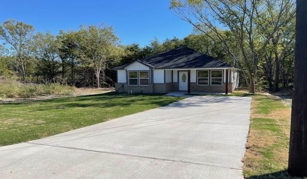 1811 Morgan Street, Greenville, TX 75401, 3 Bedrooms Bedrooms, ,2 BathroomsBathrooms,Residential,For Sale,1811 Morgan Street,20866648