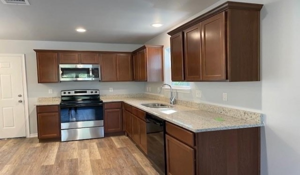 1811 Morgan Street, Greenville, TX 75401, 3 Bedrooms Bedrooms, ,2 BathroomsBathrooms,Residential,For Sale,1811 Morgan Street,20866648