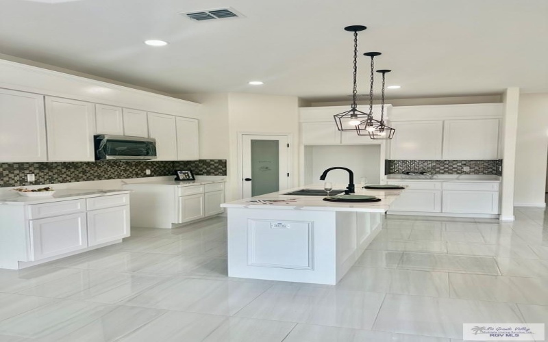 718 AVA DR, LA FERIA, TX 78559, 3 Bedrooms Bedrooms, ,2 BathroomsBathrooms,Residential,For Sale,718 AVA DR,29762370