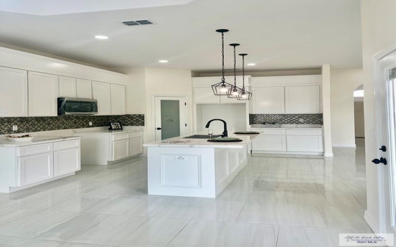 718 AVA DR, LA FERIA, TX 78559, 3 Bedrooms Bedrooms, ,2 BathroomsBathrooms,Residential,For Sale,718 AVA DR,29762370