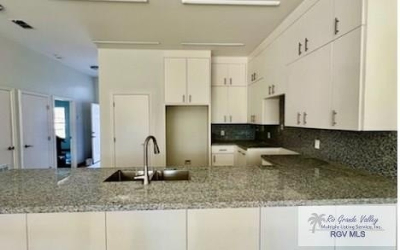 1173 SQUAW VALLEY DR. #B, BROWNSVILLE, TX 78520, 2 Habitaciones Habitaciones , ,2 BañosBaños,Residential Lease,En Alquiler,1173 SQUAW VALLEY DR.,29762416