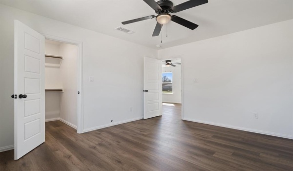 1424 Missouri Avenue, Fort Worth, TX 76104, 4 Bedrooms Bedrooms, ,3 BathroomsBathrooms,Residential,For Sale,1424 Missouri Avenue,20868752