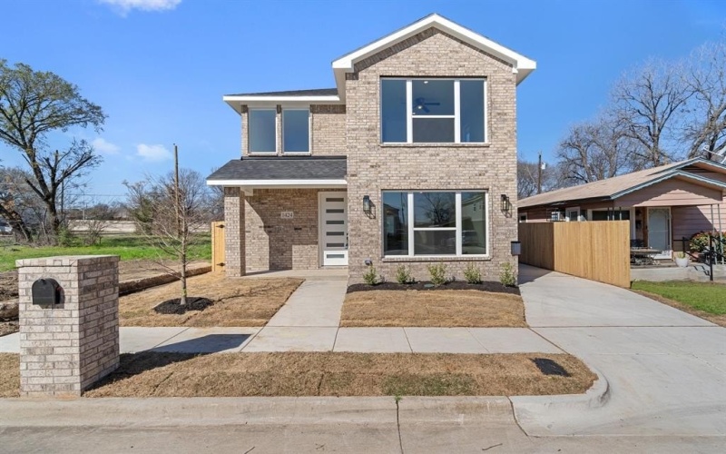 1424 Missouri Avenue, Fort Worth, TX 76104, 4 Bedrooms Bedrooms, ,3 BathroomsBathrooms,Residential,For Sale,1424 Missouri Avenue,20868752