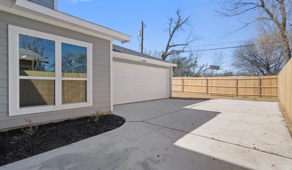 1424 Missouri Avenue, Fort Worth, TX 76104, 4 Bedrooms Bedrooms, ,3 BathroomsBathrooms,Residential,For Sale,1424 Missouri Avenue,20868752