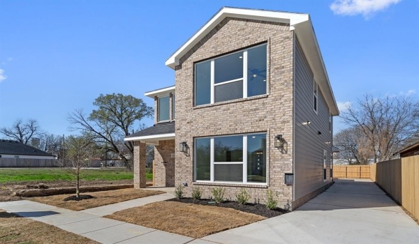 1424 Missouri Avenue, Fort Worth, TX 76104, 4 Bedrooms Bedrooms, ,3 BathroomsBathrooms,Residential,For Sale,1424 Missouri Avenue,20868752
