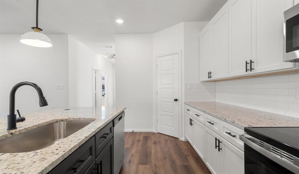 1424 Missouri Avenue, Fort Worth, TX 76104, 4 Bedrooms Bedrooms, ,3 BathroomsBathrooms,Residential,For Sale,1424 Missouri Avenue,20868752