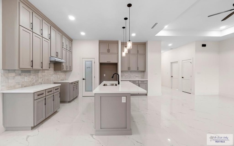 4575 RIVER OAK CIR, BROWNSVILLE, TX 78520, 3 Bedrooms Bedrooms, ,2 BathroomsBathrooms,Residential,For Sale,4575 RIVER OAK CIR,29762469