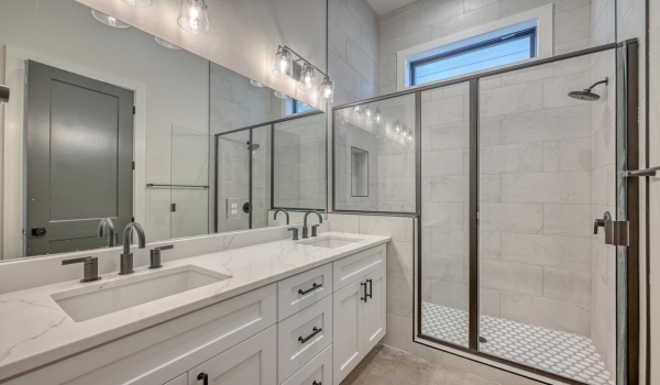 3170 River Oaks Drive, Kingsland, TX 78639, 5 Bedrooms Bedrooms, ,6 BathroomsBathrooms,Residential,For Sale,3170 River Oaks Drive,172676