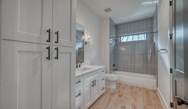3170 River Oaks Drive, Kingsland, TX 78639, 5 Bedrooms Bedrooms, ,6 BathroomsBathrooms,Residential,For Sale,3170 River Oaks Drive,172676