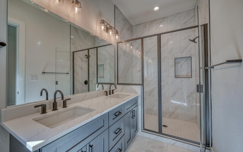 3170 River Oaks Drive, Kingsland, TX 78639, 5 Bedrooms Bedrooms, ,6 BathroomsBathrooms,Residential,For Sale,3170 River Oaks Drive,172676