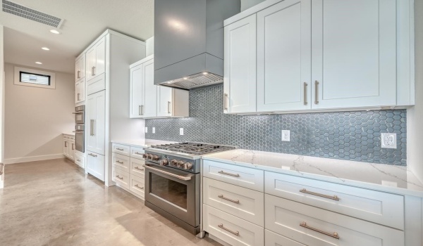 3170 River Oaks Drive, Kingsland, TX 78639, 5 Bedrooms Bedrooms, ,6 BathroomsBathrooms,Residential,For Sale,3170 River Oaks Drive,172676