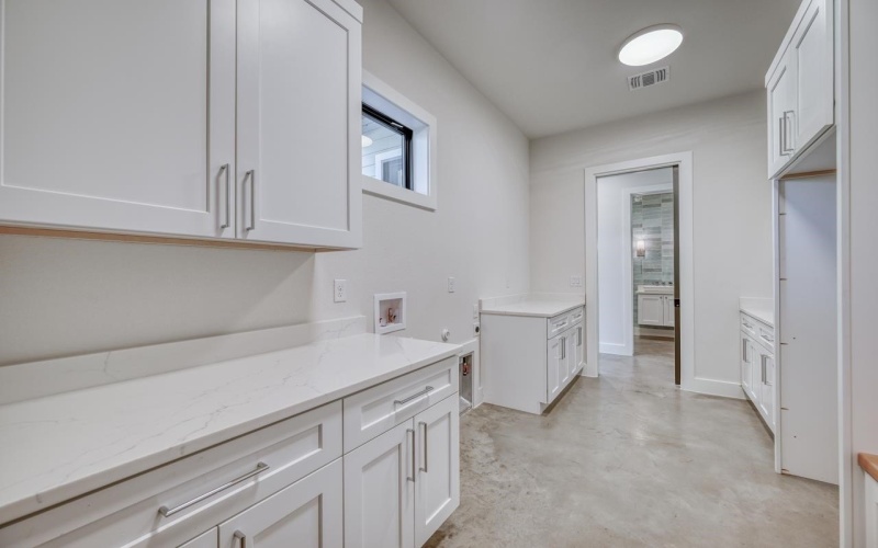 3170 River Oaks Drive, Kingsland, TX 78639, 5 Bedrooms Bedrooms, ,6 BathroomsBathrooms,Residential,For Sale,3170 River Oaks Drive,172676
