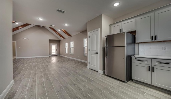 5858 Black Pine Circle, Granbury, TX 76048, 3 Bedrooms Bedrooms, ,2 BathroomsBathrooms,Residential,For Sale,5858 Black Pine Circle,20866676