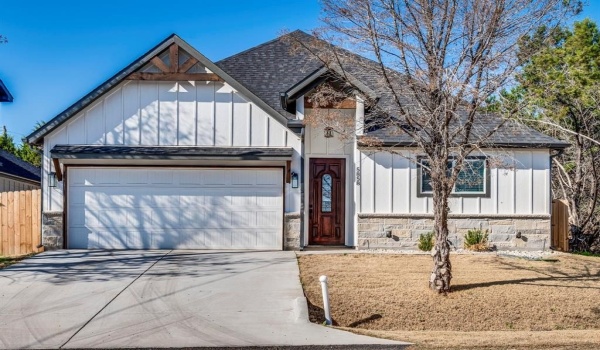 5858 Black Pine Circle, Granbury, TX 76048, 3 Bedrooms Bedrooms, ,2 BathroomsBathrooms,Residential,For Sale,5858 Black Pine Circle,20866676