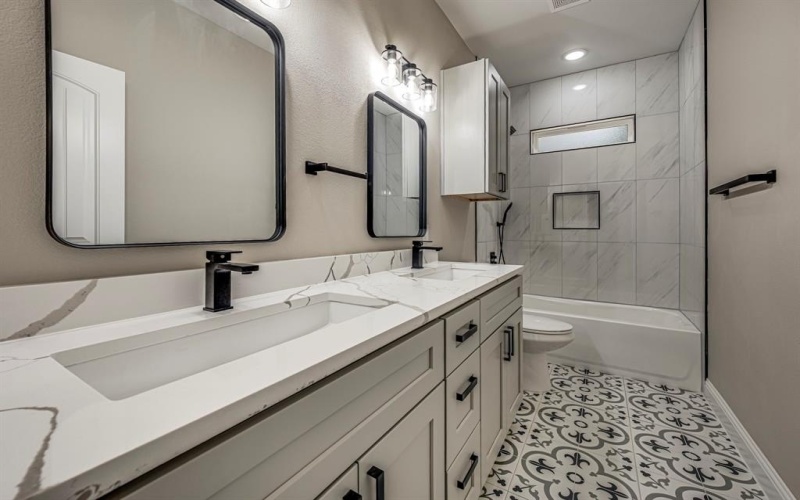 5858 Black Pine Circle, Granbury, TX 76048, 3 Bedrooms Bedrooms, ,2 BathroomsBathrooms,Residential,For Sale,5858 Black Pine Circle,20866676