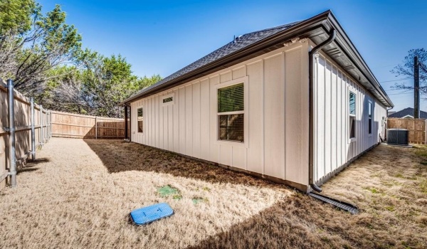 5858 Black Pine Circle, Granbury, TX 76048, 3 Bedrooms Bedrooms, ,2 BathroomsBathrooms,Residential,For Sale,5858 Black Pine Circle,20866676