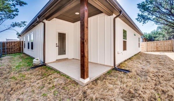 5858 Black Pine Circle, Granbury, TX 76048, 3 Bedrooms Bedrooms, ,2 BathroomsBathrooms,Residential,For Sale,5858 Black Pine Circle,20866676