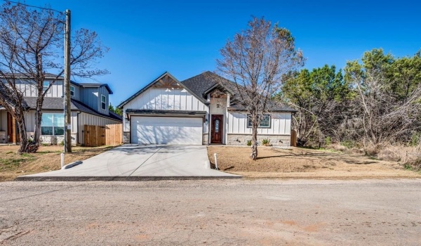 5858 Black Pine Circle, Granbury, TX 76048, 3 Bedrooms Bedrooms, ,2 BathroomsBathrooms,Residential,For Sale,5858 Black Pine Circle,20866676