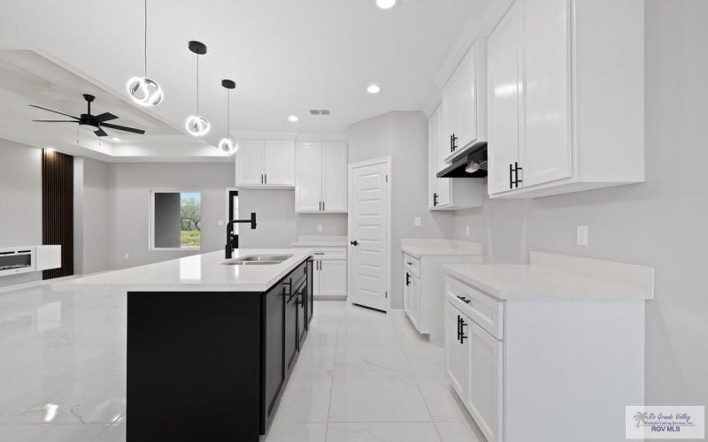 1309 DAYTONA BEACH CT, BROWNSVILLE, TX 78521, 3 Habitaciones Habitaciones , ,2 BañosBaños,Residential,En Venta,1309 DAYTONA BEACH CT,29762499