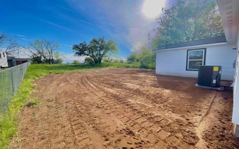 806 E Brown Street, Llano, TX 78643, 3 Bedrooms Bedrooms, ,2 BathroomsBathrooms,Residential,For Sale,806 E Brown Street,172810