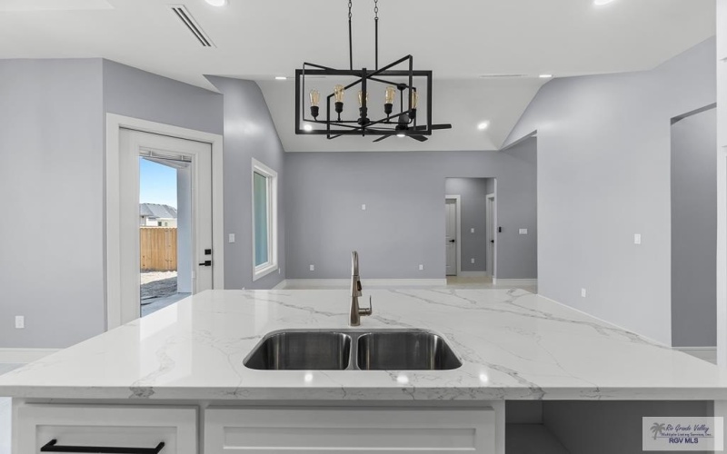 712 KAYLEE DR, LA FERIA, TX 78559, 4 Habitaciones Habitaciones , ,2 BañosBaños,Residential,En Venta,712 KAYLEE DR,29762593