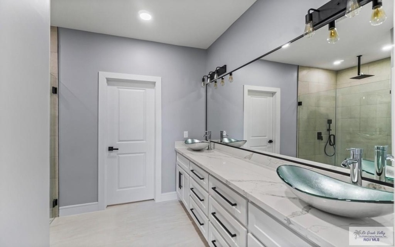 712 KAYLEE DR, LA FERIA, TX 78559, 4 Habitaciones Habitaciones , ,2 BañosBaños,Residential,En Venta,712 KAYLEE DR,29762593
